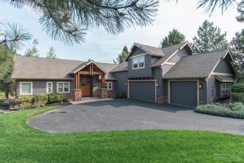 3026 Fairway Heights Dr, Bend, OR 97701-9245