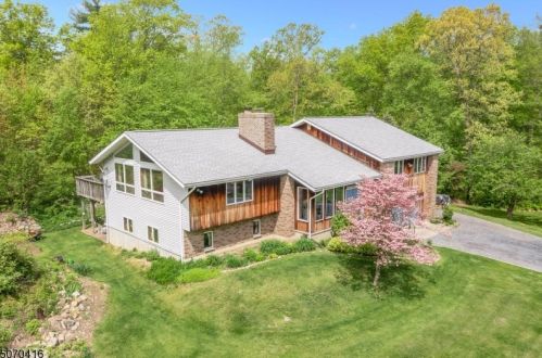 16 Lake Just It Rd, Great Meadows, NJ 07838-2419