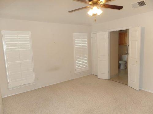 2008 Topaz Dr, Carrollton TX 75010-4511 exterior