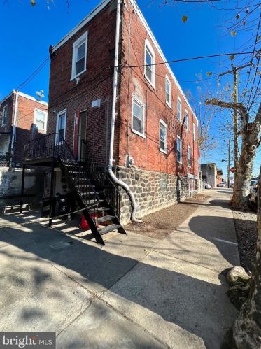 1500 61st St, Philadelphia, PA 19151-4220