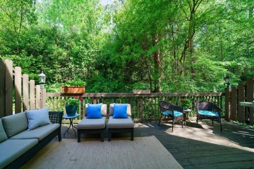 2104 Defoors Mill Dr, Atlanta GA  30318-2368 exterior