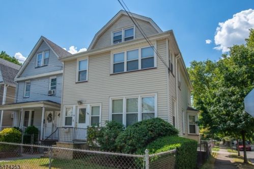 54 Llewellyn Ave, Bloomfield, NJ 07003-2319