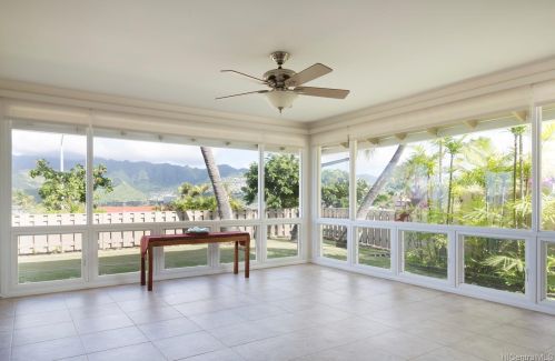 131 Nawiliwili St, Honolulu, HI 96825-2041