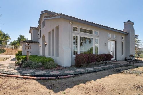 16523 Owl Tree Rd, Riverside CA  92504-9700 exterior