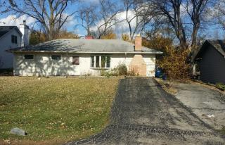 621 Hillside Dr, Oak Brook, IL 60521-5169