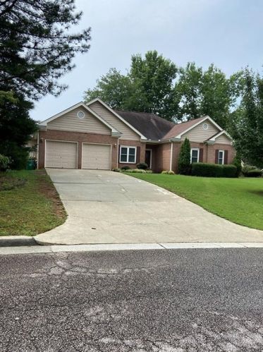 937 Settlement Ln, Stone Mountain, GA 30083-2327