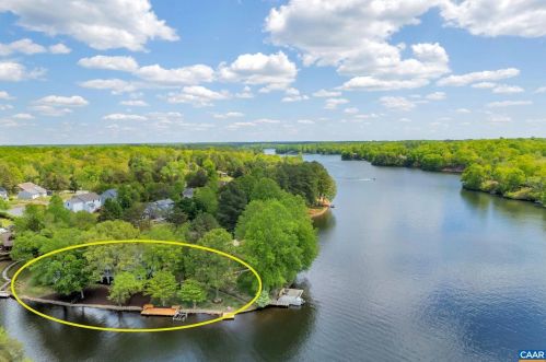 5 Old Mill Ct, Bybee, VA 22963-3236