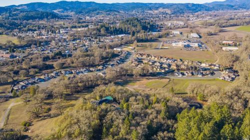 431 Hill Rd, Willits, CA 95490-8750