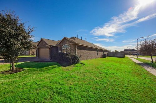 3002 Fern Brook Ln, Richmond, TX 77471-3286