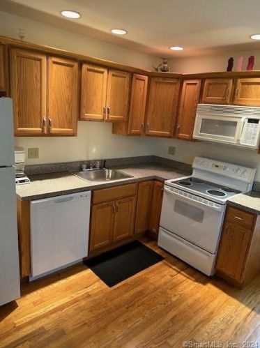 108 Middlesex Ave, Chester CT  06412-1224 exterior