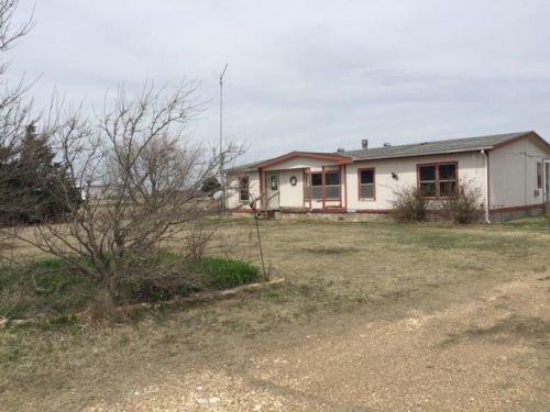 505 Cletus Dr, Victoria, KS 67671-9615