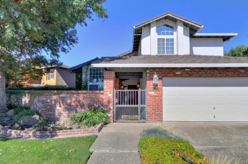1731 Lakeshore Dr, Lodi, CA 95242-4226
