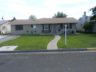 48 J St, Ephrata, WA 98823-1740