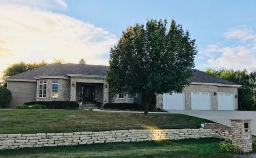 3310 Edgewater Dr, Kankakee, IL 60901-8468