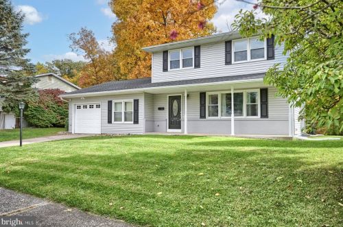 3705 Canterbury Rd, Harrisburg, PA 17109-1212