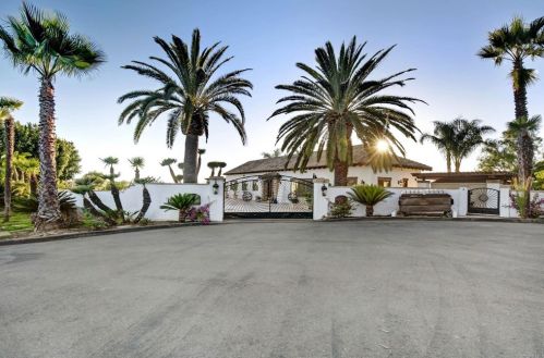 2296 Sunshine Mountain Rd, San Marcos, CA 92069-9726