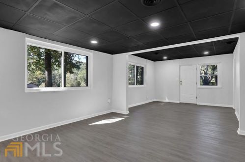3007 Dogwood Dr, Atlanta GA  30344-3905 exterior
