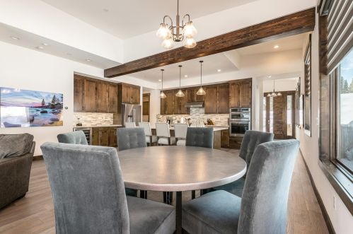 9218 Heartwood Dr, Truckee CA  96161-5196 exterior