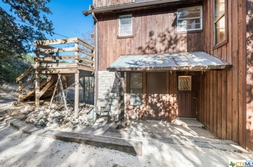 1751 Winding Creek Trl, Spring Branch, TX 78070-5327