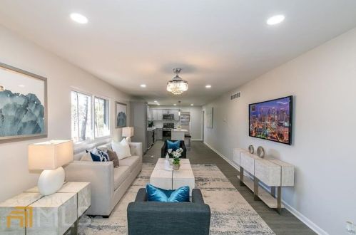 3007 Dogwood Dr, Atlanta GA  30344-3905 exterior