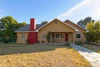 336 Acacia St, Altadena, CA 91001-5516
