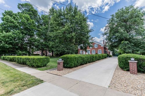 302 Park Ave, Hollowayville, IL 61356-2116