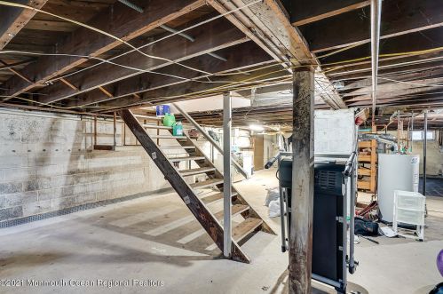 240 Wall St, Tinton Falls NJ 07724-2419 exterior