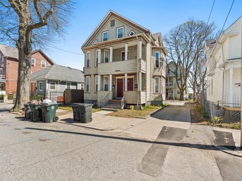 27 Lisbon St, Providence, RI 02908-4702