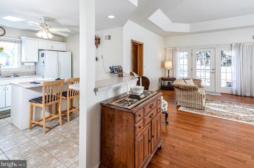 2 Birchwood Ct, Princeton NJ  08540-5041 exterior