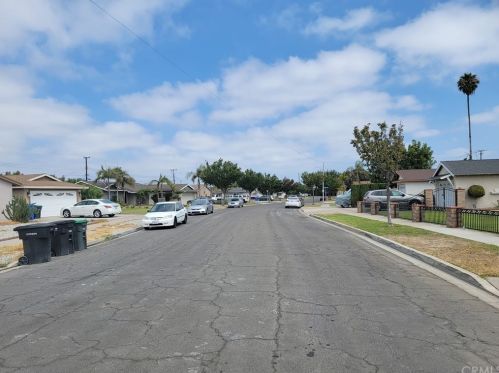 10643 Asbury Ave, Stanton, CA 90680-2111