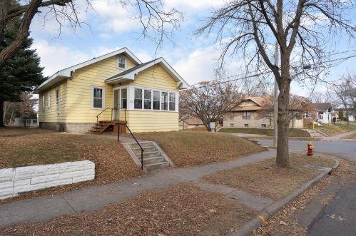 1235 Beech St, Saint Paul, MN 55106-4727