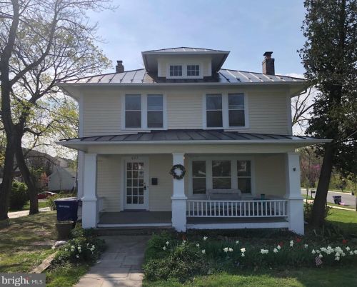 647 Spring St, Herndon, VA 20170-5121