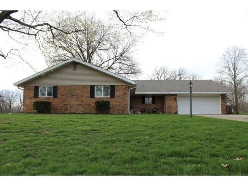 9000 Tulip Tree Dr, Muncie, IN 47304-8936