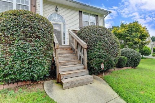 757 Eight Point Ct, Suwanee, GA 30024-2635