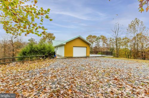 379 Jenkins Rd, Gerrardstown, WV 25420-4446