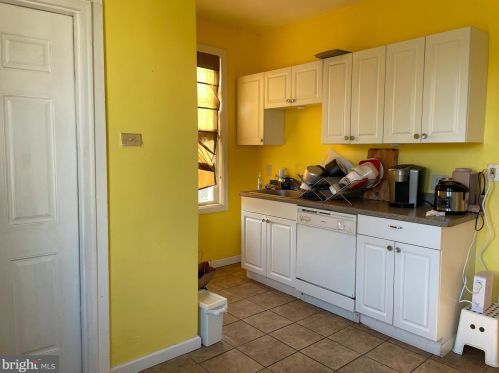 1038 Grant Ave, Camden NJ 08107-2011 exterior