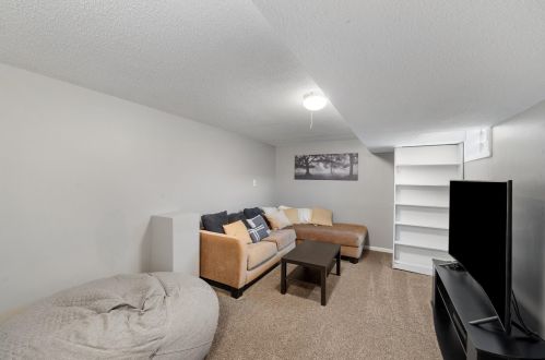 1710 Winnetka Ave, Minneapolis MN  55427-3923 exterior