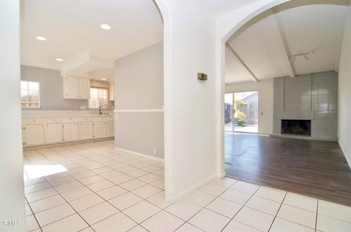 1340 Magnolia Ave, Oxnard, CA 93030-5242