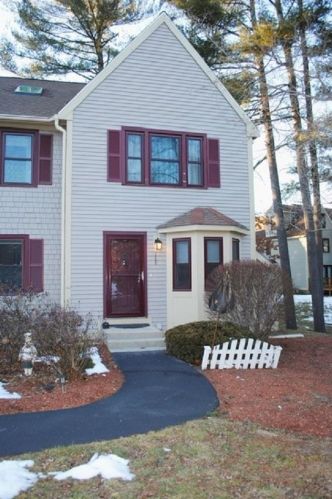 160 Bartemus Trl, Nashua, NH 03063-7625