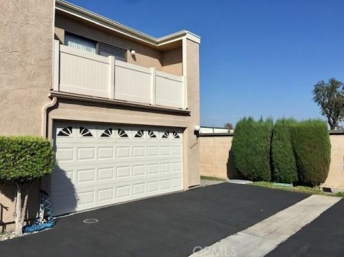 4388 Lincoln Plaza Way, Cypress, CA 90630-2541