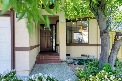 1095 Maxey Dr, San Jose, CA 95132-2868