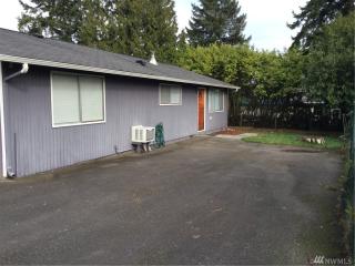 12430 1st Ave, Seattle WA  98146-2969 exterior