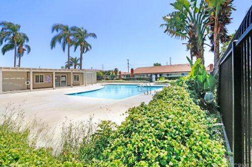 9166 Cerritos Ave, Anaheim CA  92804-5873 exterior