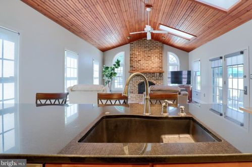 1809 Krystle Dr, Lancaster PA  17602-4143 exterior