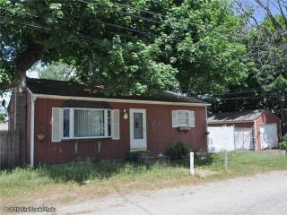 32 Hyacinth St, Providence, RI 02904-2109