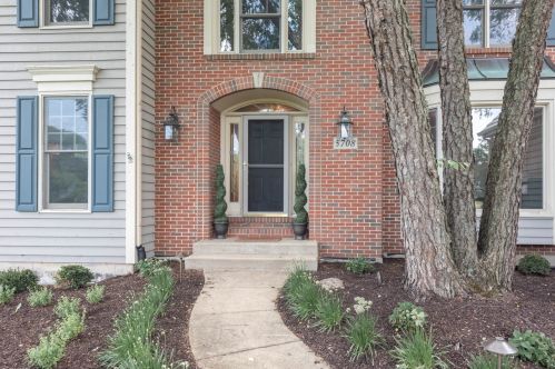 5708 Winding Rd, Bull Valley, IL 60014-4627