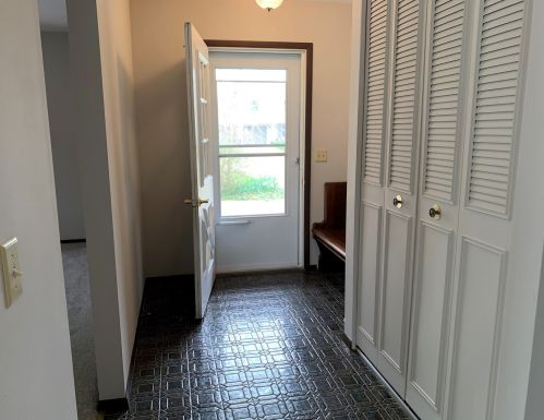 5 Crofton Rd, Oswego, IL 60543-8909
