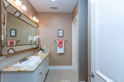 1015 Tiger Tail Dr, Riverside CA  92506-5423 exterior