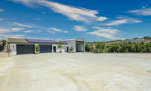 14082 Crystal View Ter, Riverside CA  92508-8705 exterior
