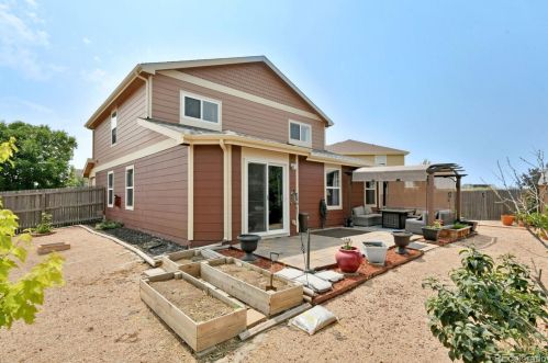 883 Willow Dr, Denver CO  80603-7762 exterior